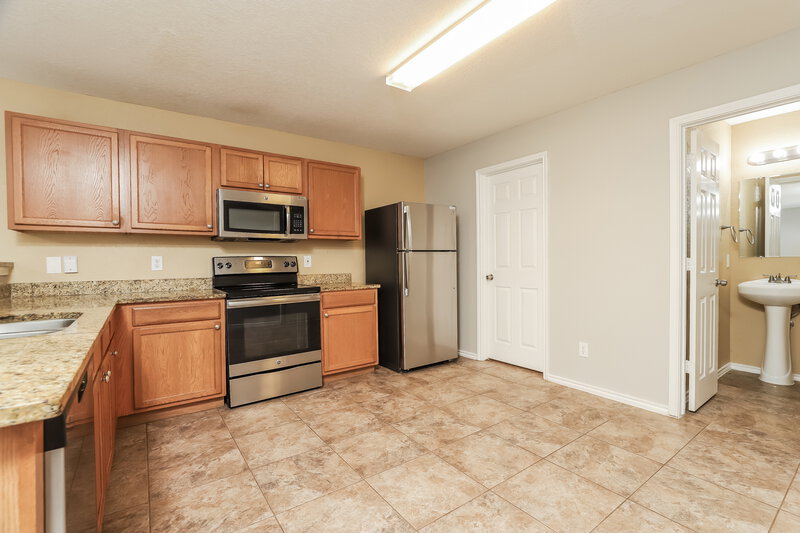 1,480/Mo, 9726 Amber Ledge San Antonio, TX 78245 Kitchen View