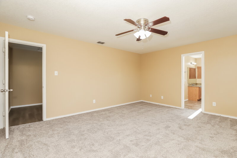 1,480/Mo, 9726 Amber Ledge San Antonio, TX 78245 Main Bedroom View
