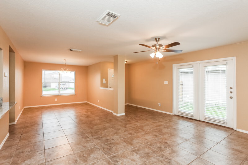 1,680/Mo, 8935 Gathering Pass Converse, TX 78109 Living Room View 2