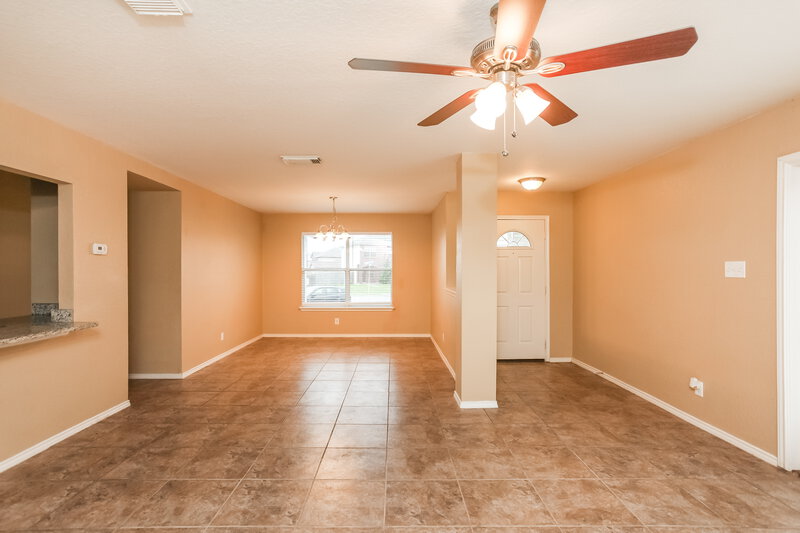 1,680/Mo, 8935 Gathering Pass Converse, TX 78109 Living Room View 3
