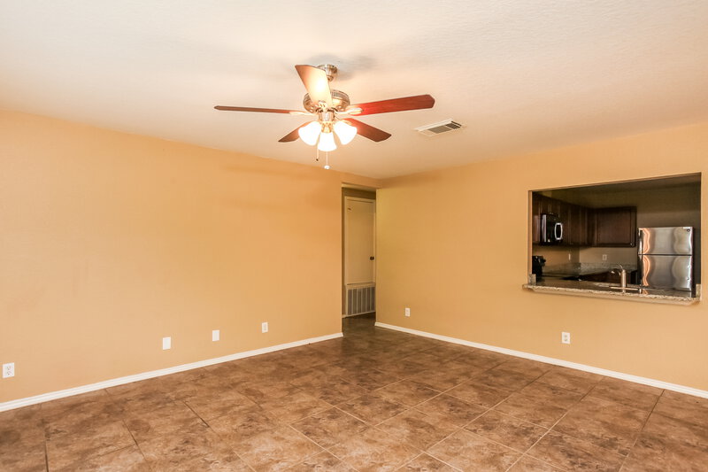 1,680/Mo, 8935 Gathering Pass Converse, TX 78109 Living Room View 4