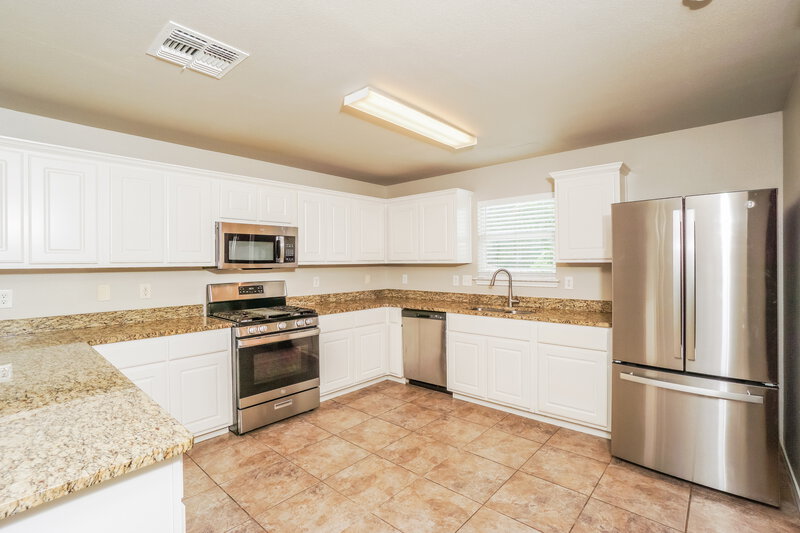 0/Mo, 5523 Red Canyon San Antonio, TX 78252 Kitchen View