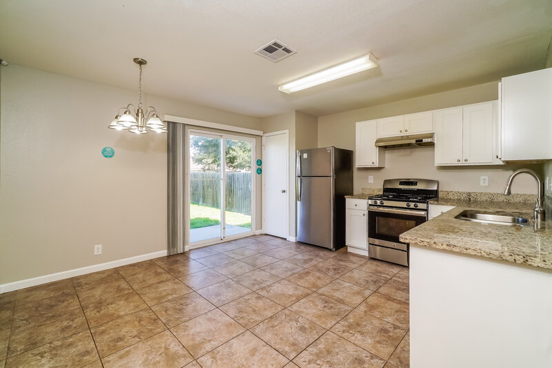 1,620/Mo, 8411 Trumpet Circle Converse, TX 78109 Dining Room View