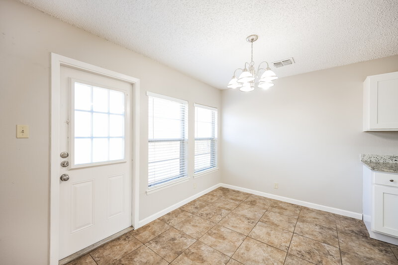 1,510/Mo, 7601 Tarrasa Dr San Antonio, TX 78239 Breakfast Nook View