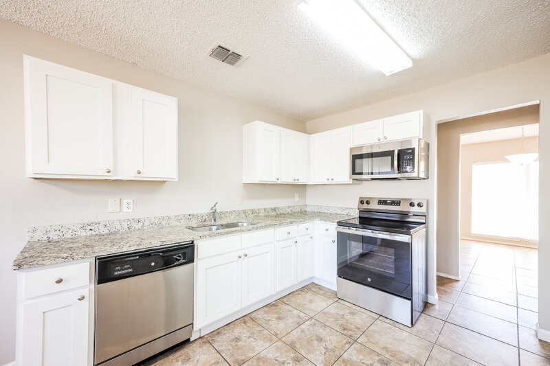 1,510/Mo, 7601 Tarrasa Dr San Antonio, TX 78239 Kitchen View