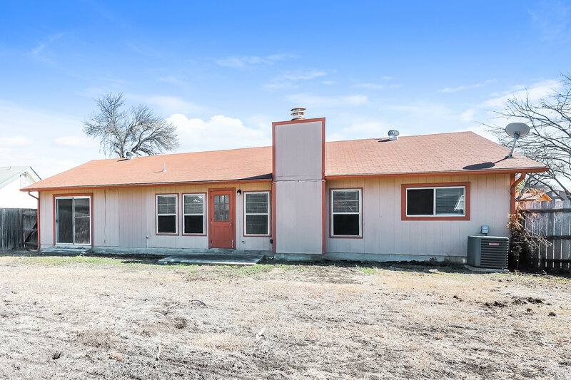 1,510/Mo, 7601 Tarrasa Dr San Antonio, TX 78239 Rear View