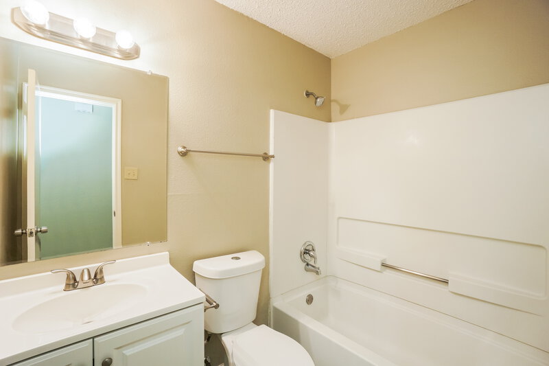 1,775/Mo, 13034 Woller Path San Antonio, TX 78249 Bathroom View