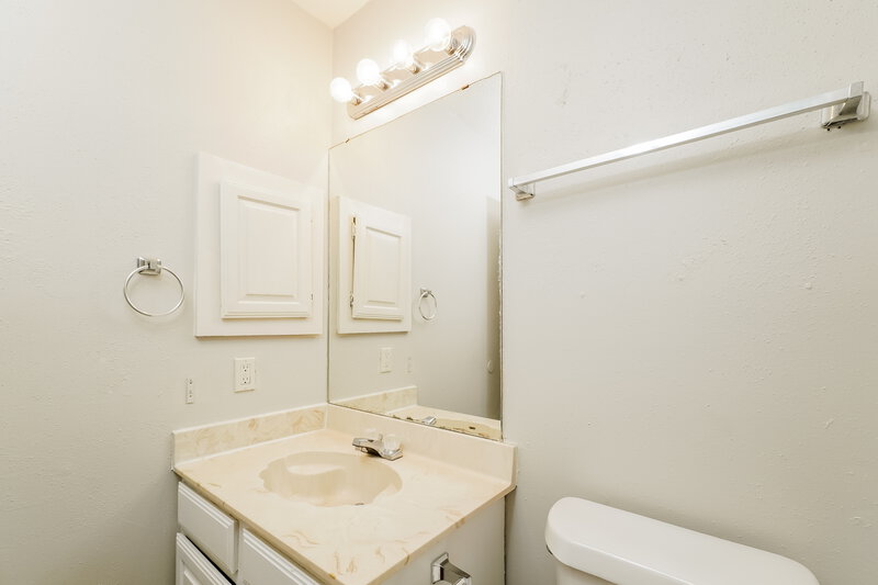 1,895/Mo, 14910 Eagle Run San Antonio, TX 78233 Bathroom View