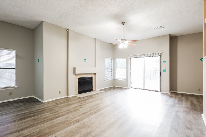 1,495/Mo, 8409 Forest Ridge Dr San Antonio, TX 78239 Living Room View 2