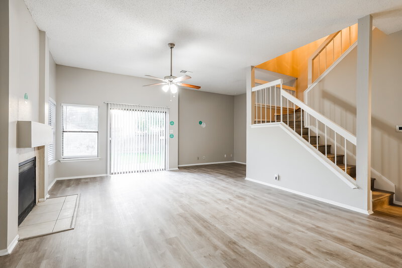 1,495/Mo, 8409 Forest Ridge Dr San Antonio, TX 78239 Living Room View 3