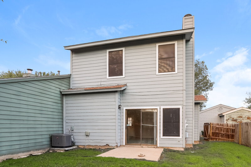 1,495/Mo, 8409 Forest Ridge Dr San Antonio, TX 78239 Rear View
