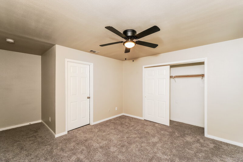 1,295/Mo, 417 Canterbury Ln Converse, TX 78109 Main Bedroom View 2