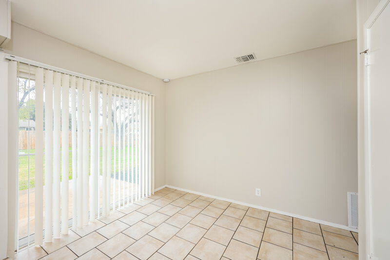 1,340/Mo, 4427 Hampstead St San Antonio, TX 78220 Dining Room View