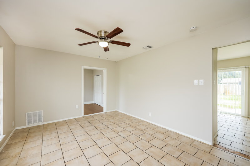 1,340/Mo, 4427 Hampstead St San Antonio, TX 78220 Main Bedroom View