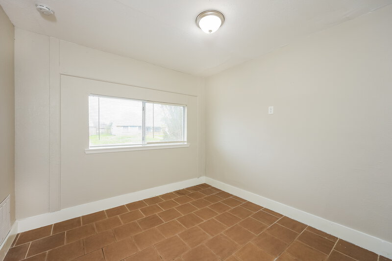 1,340/Mo, 4427 Hampstead St San Antonio, TX 78220 Bedroom View 5