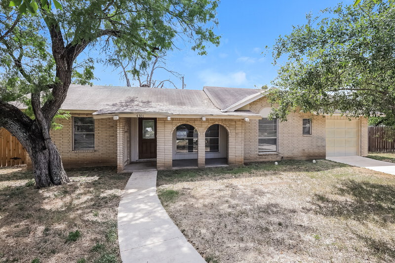 2,100/Mo, 4301 Shiloh Dr San Antonio, TX 78220 Front View