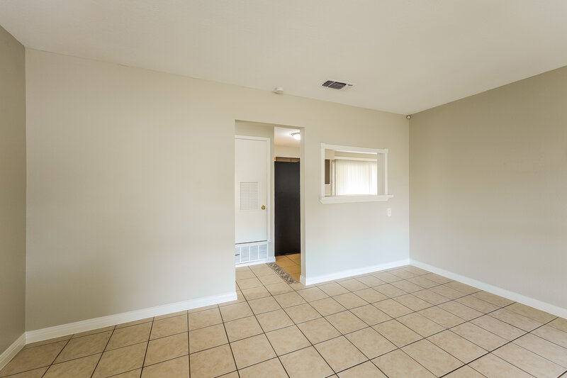 2,100/Mo, 4301 Shiloh Dr San Antonio, TX 78220 Living Room View