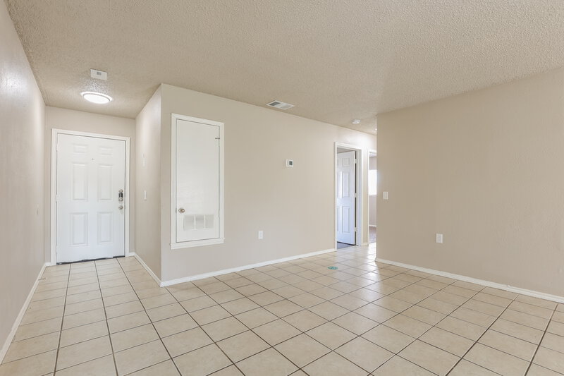 1,645/Mo, 117 Meadow St Converse, TX 78109 Living Room View