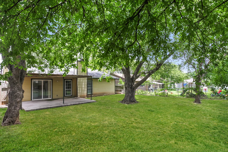 1,645/Mo, 117 Meadow St Converse, TX 78109 Rear View 2