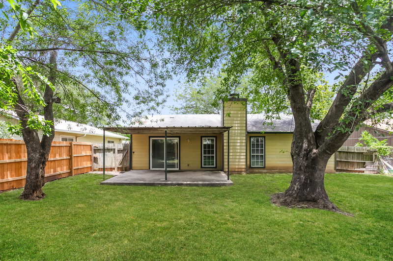 1,645/Mo, 117 Meadow St Converse, TX 78109 Rear View 3