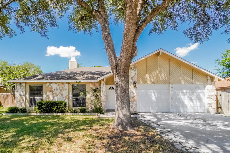 2,155/Mo, 2743 Knoll Tree St San Antonio, TX 78247 External View