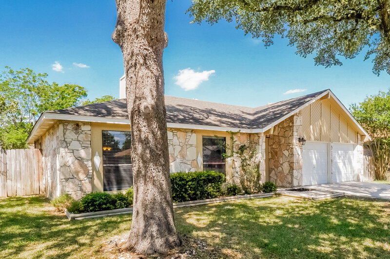 2,155/Mo, 2743 Knoll Tree St San Antonio, TX 78247 Front View