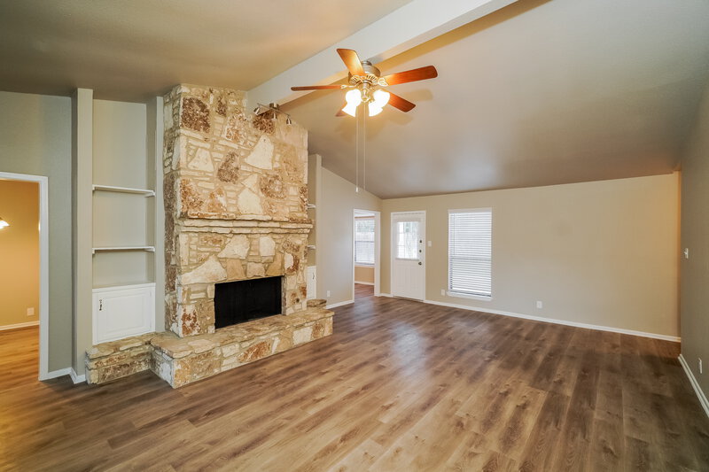 2,155/Mo, 2743 Knoll Tree St San Antonio, TX 78247 Living Room View 3