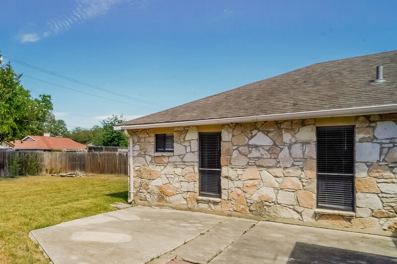 2,155/Mo, 2743 Knoll Tree St San Antonio, TX 78247 Rear View
