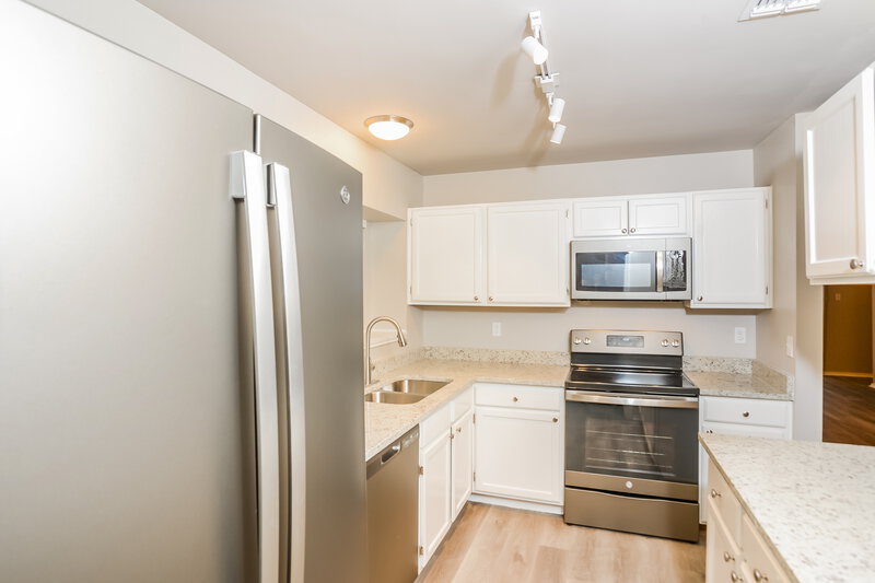 1,780/Mo, 9335 Autumn Storm San Antonio, TX 78254 Kitchen View