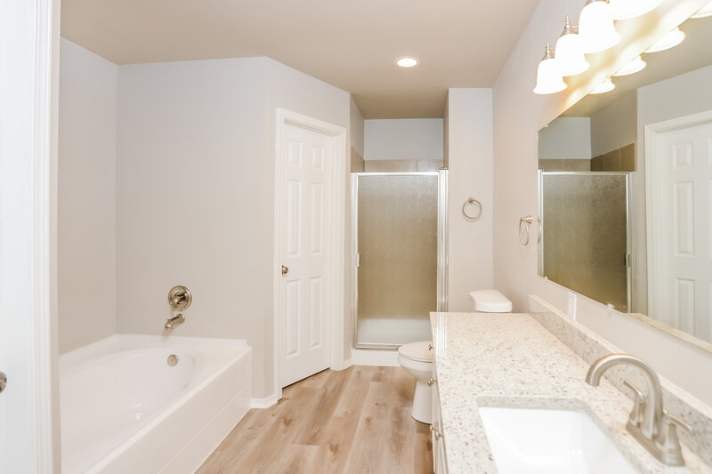 1,780/Mo, 9335 Autumn Storm San Antonio, TX 78254 Main Bathroom View