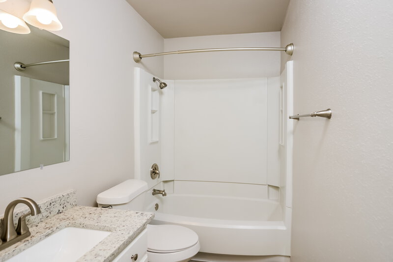 1,780/Mo, 9335 Autumn Storm San Antonio, TX 78254 Bathroom View