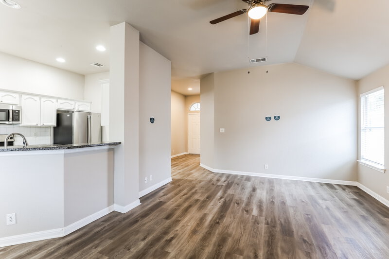 1,800/Mo, 4931 Dahlia Ter San Antonio, TX 78218 Living Room View 2