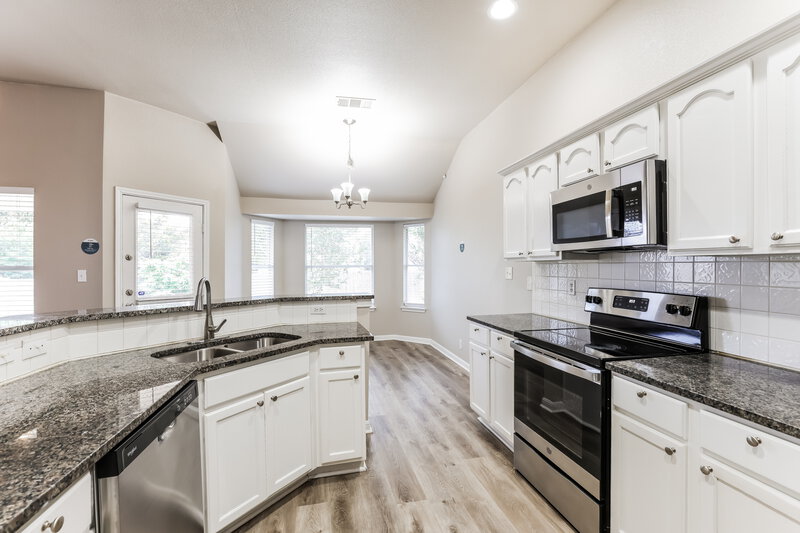 1,800/Mo, 4931 Dahlia Ter San Antonio, TX 78218 Kitchen View