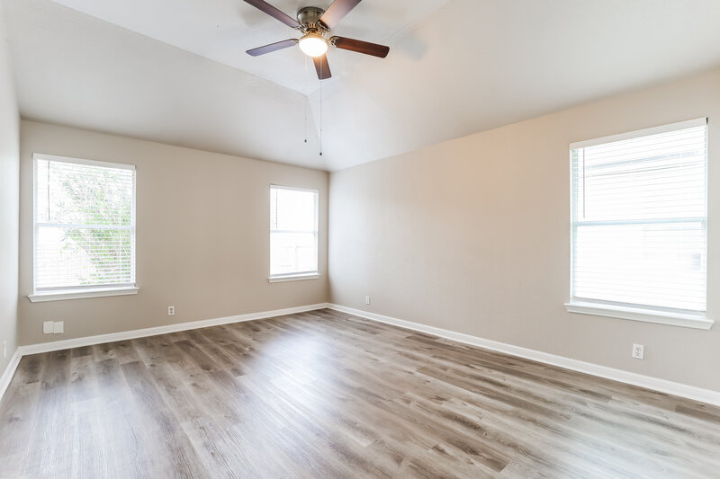 1,800/Mo, 4931 Dahlia Ter San Antonio, TX 78218 Main Bedroom View