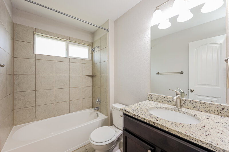 1,805/Mo, 12049 Pearl Jubilee San Antonio, TX 78245 Bathroom View