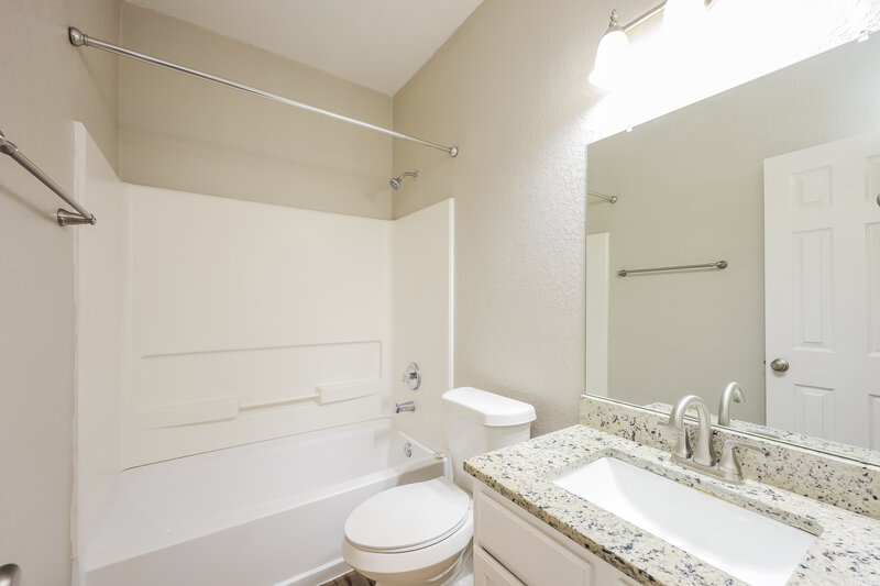1,955/Mo, 27330 Wrought Iron San Antonio, TX 78260 Bathroom View