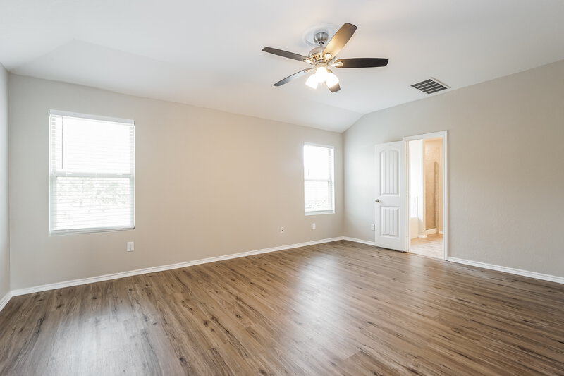 1,810/Mo, 2002 Marbach Woods San Antonio, TX 78245 Main Bedroom View