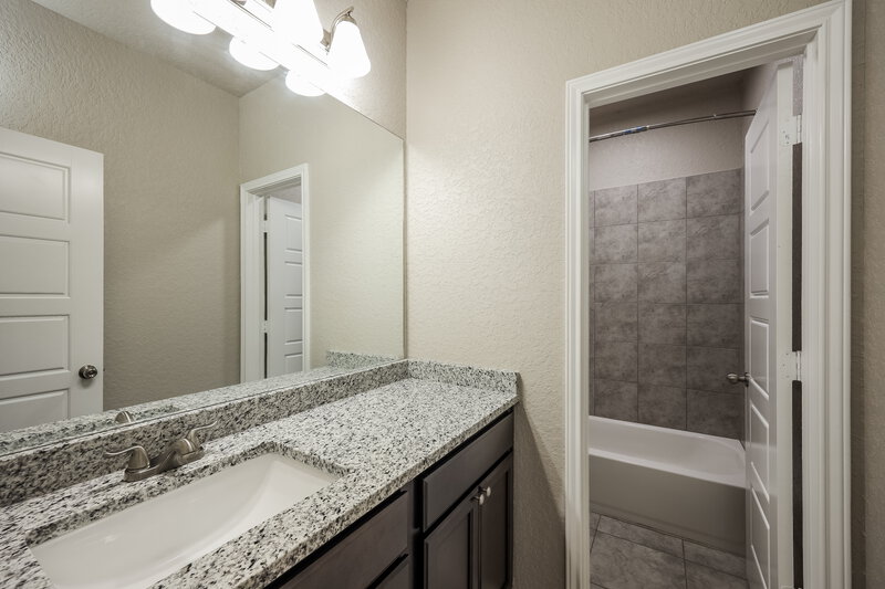 1,845/Mo, 7410 Coral Bells Ct Converse, TX 78109 Bathroom View