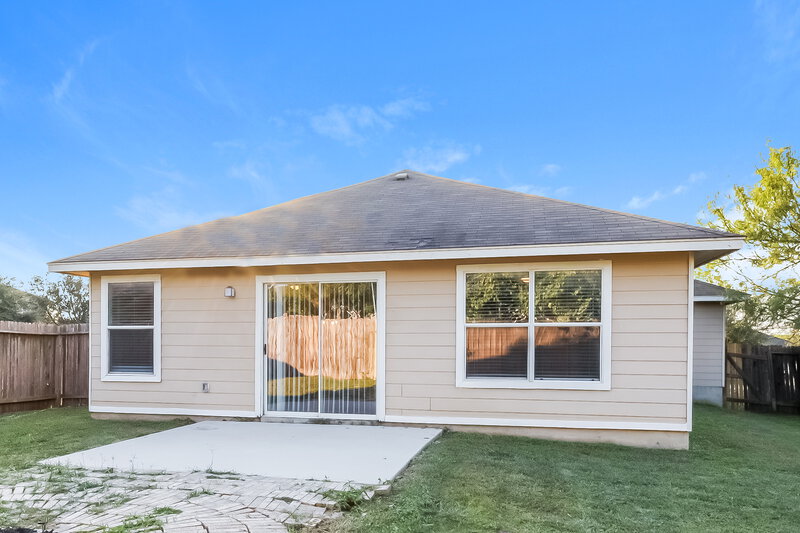 1,675/Mo, 7826 Juno Hts San Antonio, TX 78252 Rear View