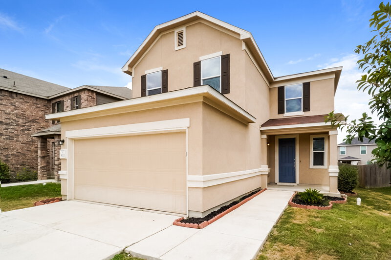 1,710/Mo, 4001 Legend Pond New Braunfels, TX 78130 Front View