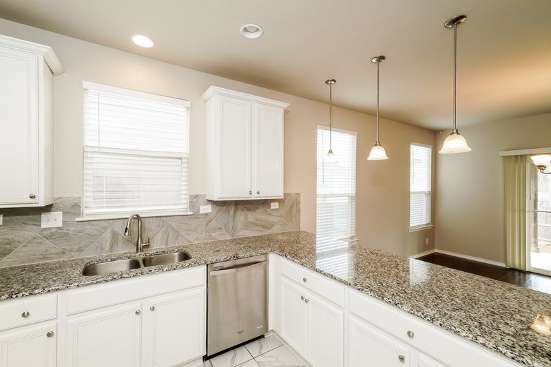 1,710/Mo, 4001 Legend Pond New Braunfels, TX 78130 Kitchen View