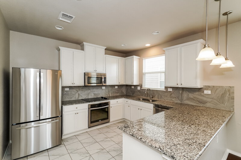 1,710/Mo, 4001 Legend Pond New Braunfels, TX 78130 Kitchen View 2