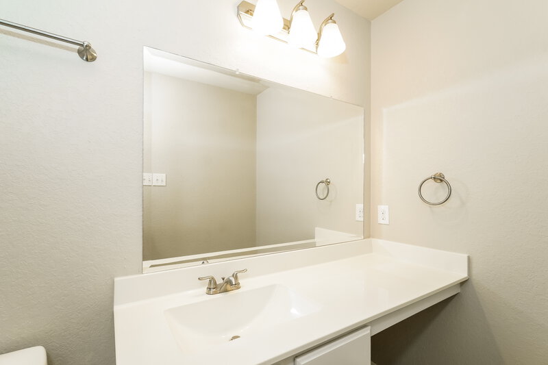 1,710/Mo, 4001 Legend Pond New Braunfels, TX 78130 Bathroom View