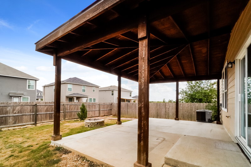 1,710/Mo, 4001 Legend Pond New Braunfels, TX 78130 Rear View