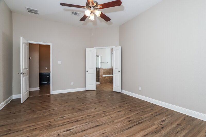 1,755/Mo, 11328 Silver Rose San Antonio, TX 78245 Main Bathroom View