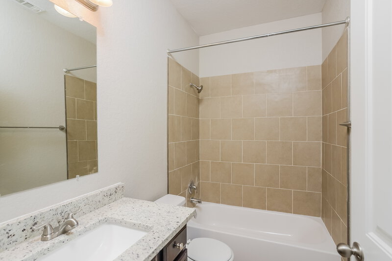 1,870/Mo, 11328 Silver Rose San Antonio, TX 78245 Bathroom View