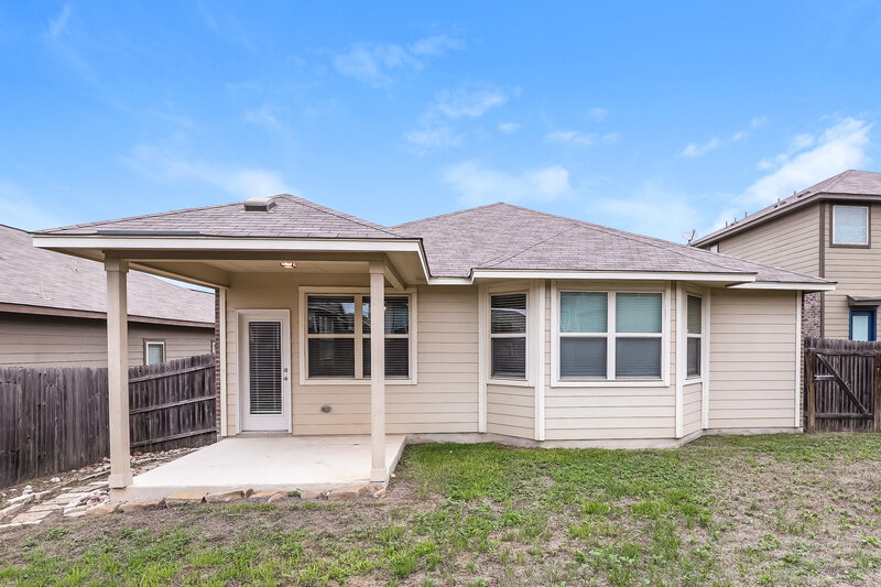1,755/Mo, 11328 Silver Rose San Antonio, TX 78245 Rear View