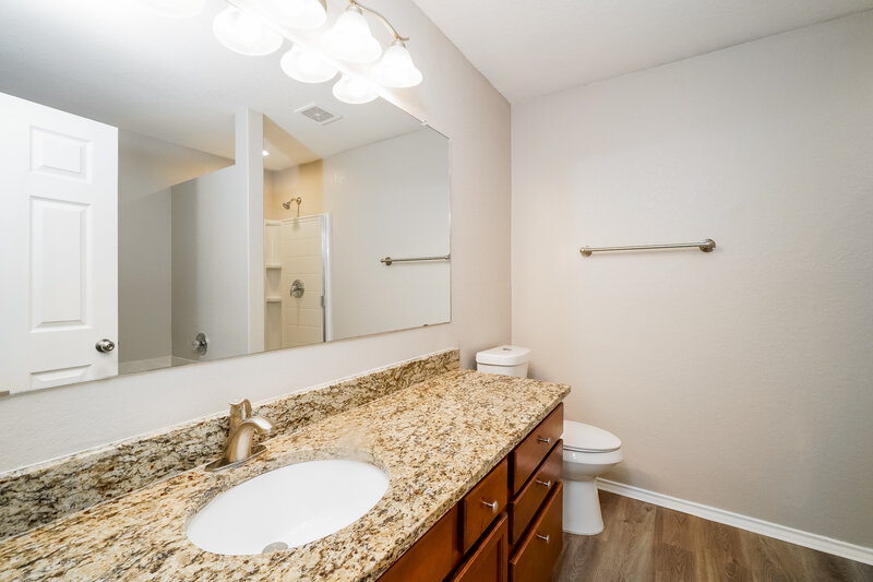 1,820/Mo, 10930 Rustic Cedar San Antonio, TX 78245 Main Bathroom View
