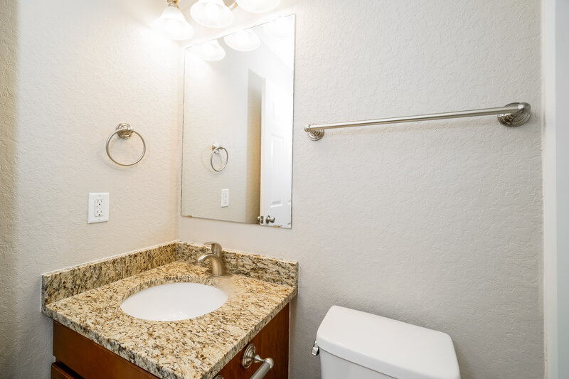 1,820/Mo, 10930 Rustic Cedar San Antonio, TX 78245 Bathroom View