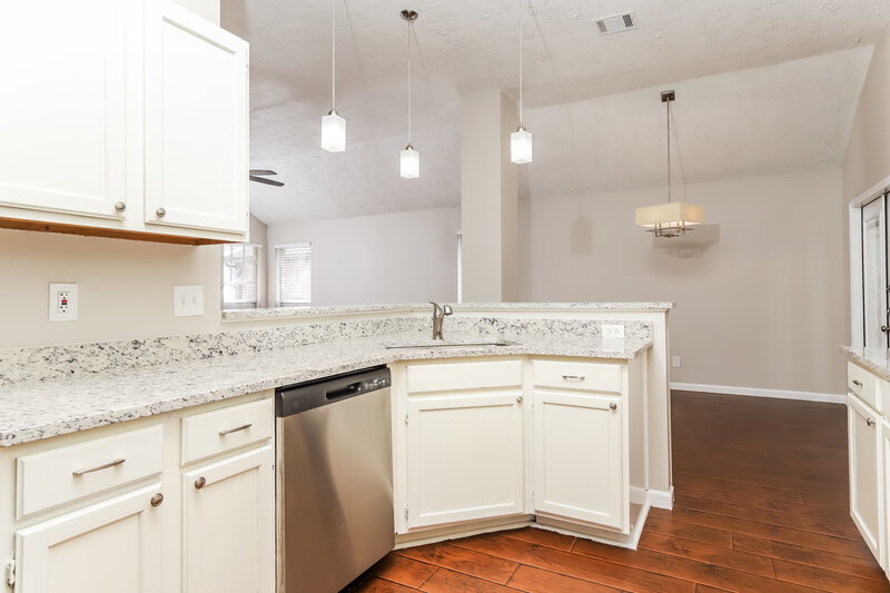 1,735/Mo, 5423 Park Lk San Antonio, TX 78244 Kitchen View 2